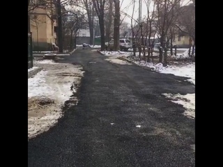 Вот так вот кладут асфальт в Алматы.