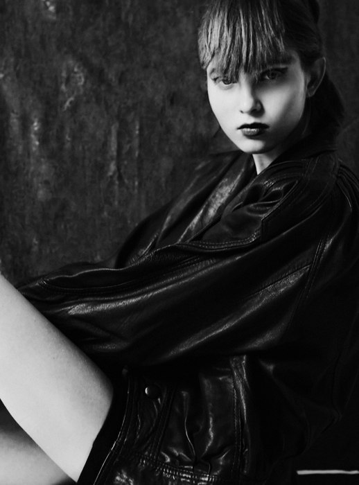 Орнелла Логинова オルネラ | 