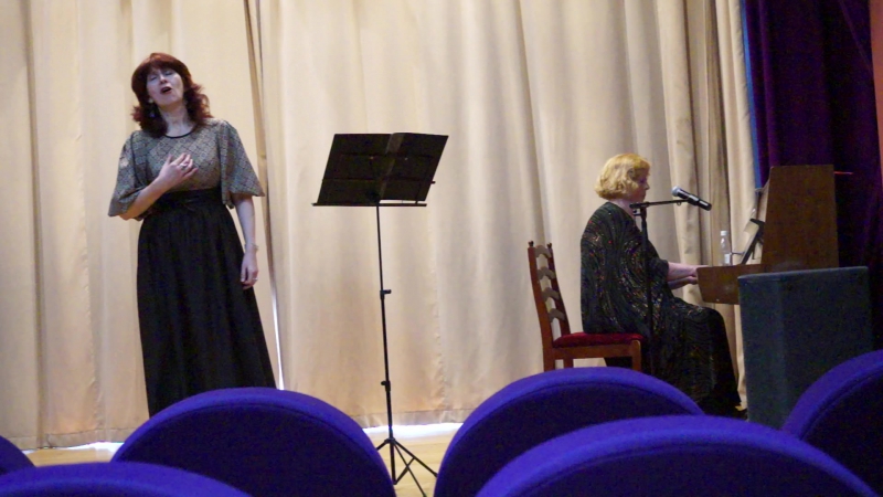 Концерт в МИСИСЕ, Малый 5 мая Любовь поёт Роксана Февралёва.