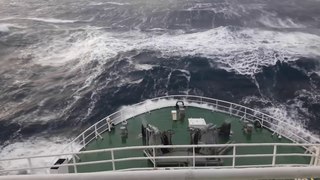 Шторм Баренцево море