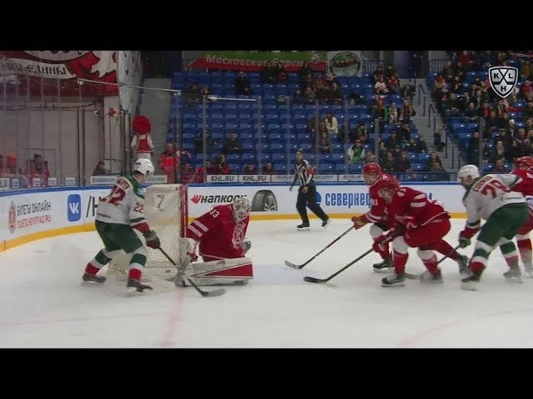 Galiyev beats whole the Vityaz line to score a