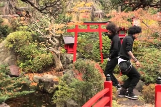 Les Twins   Shiba Park Tokio 2013