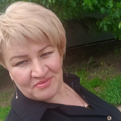 Анна Акиняева