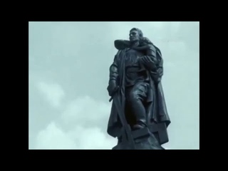 Открытие памятника Воин освободитель в Трептов парке в Берлине 8 мая 1949 года